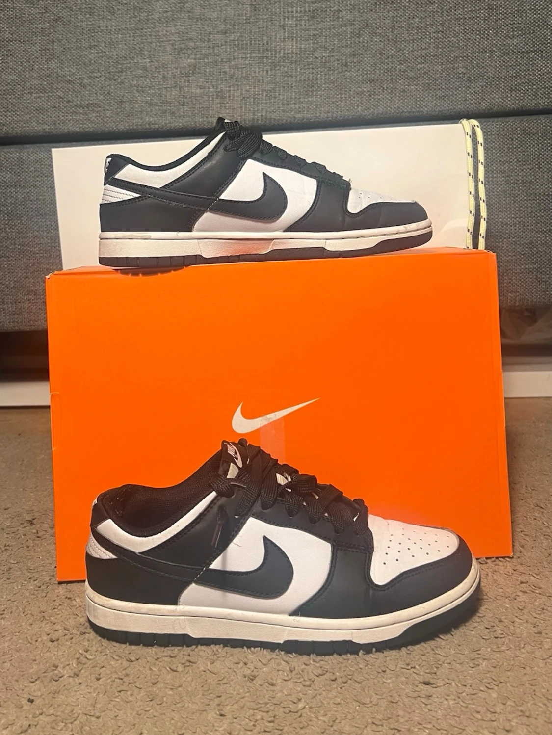 Nike Dunk Low svart och vit - 5