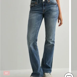 True religion jeans -  True religion jeans i storlek w24, köpte för 1599kr. Säljer då de är för små. Dem är aldrig använda💕. ‼️PRIS GÅR ATT DISKUTERA DÅ JAG VILL HA DE SÅLDA SÅ SNART SOM MÖJLIGT‼️💕