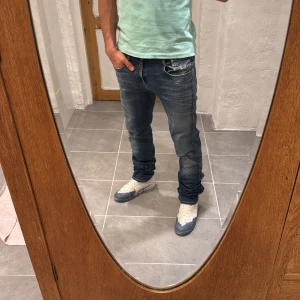 Replay jeans  - Ett par snygga byxor från Replay i storlek W29 L34 i modellen Anbbas 