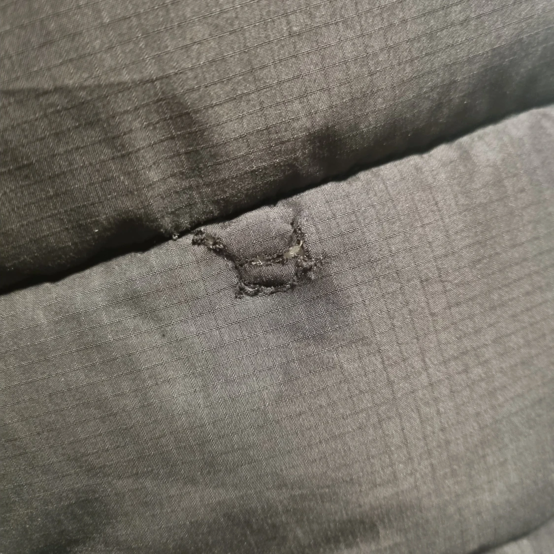 Svart pufferjacka från Lyle & Scott - 4