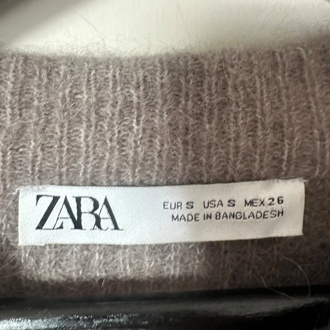 Beige stickad tröja från Zara - 2
