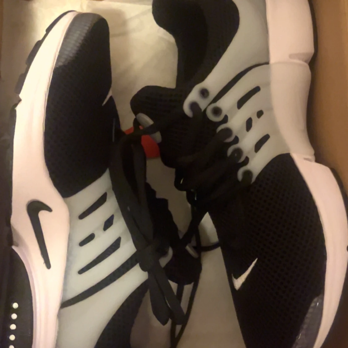 Nike Presto svarta och vita sneakers