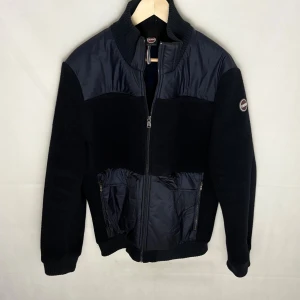 Colmar cardigan  - Modellen är 185