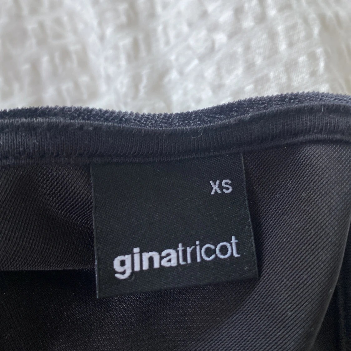 Svart oneshoulder topp  - 2