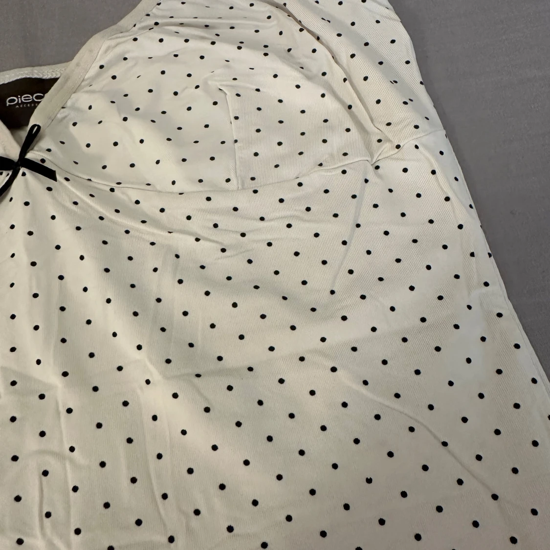 Vit prickig linnetopp  - 2