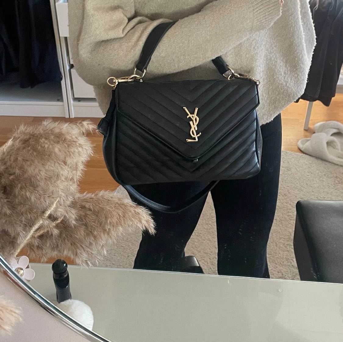 Svart ysl väska  - 2