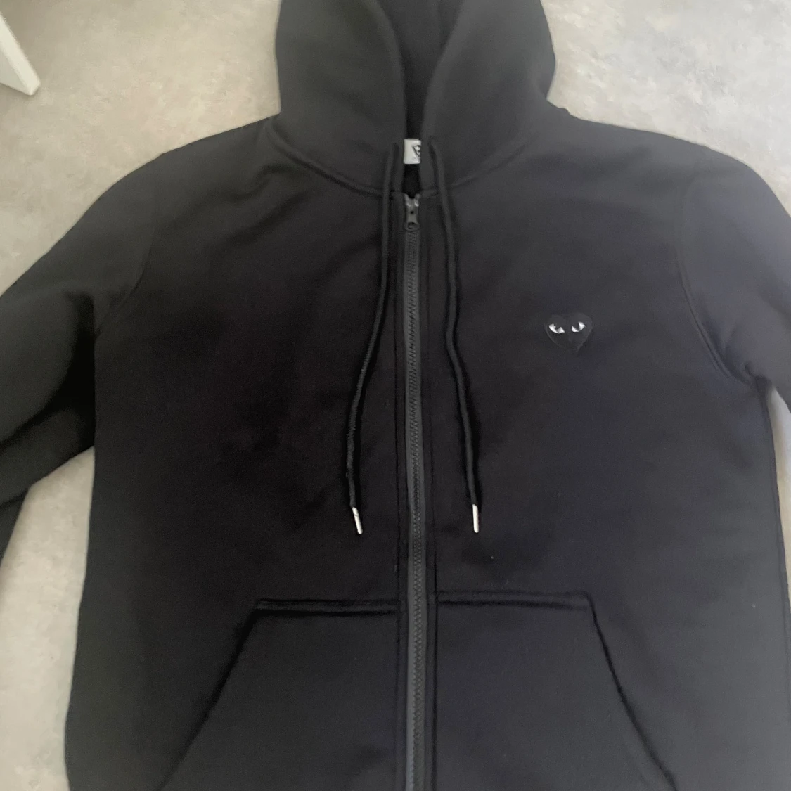 Svart hoodie Comme des Garçons Play