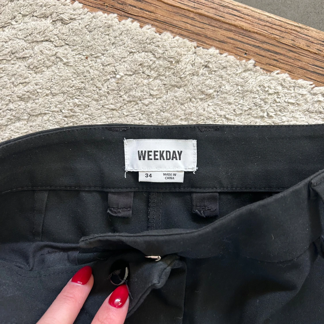 Svarta kostymbyxor från Weekday - 3
