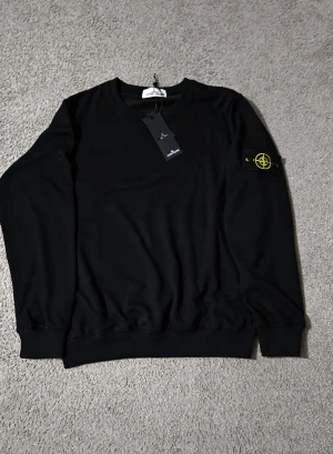 Stone Islan tröja  - Säljer en stone Island. Helt ny aldrig använd storlek M