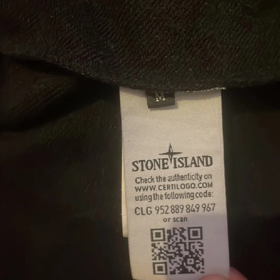 Svart hoodie från Stone Island M - 2