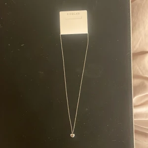 Edblad halsband med hjärta - Jättefint silver halsband från Edblad med ett hjärthänge💞 