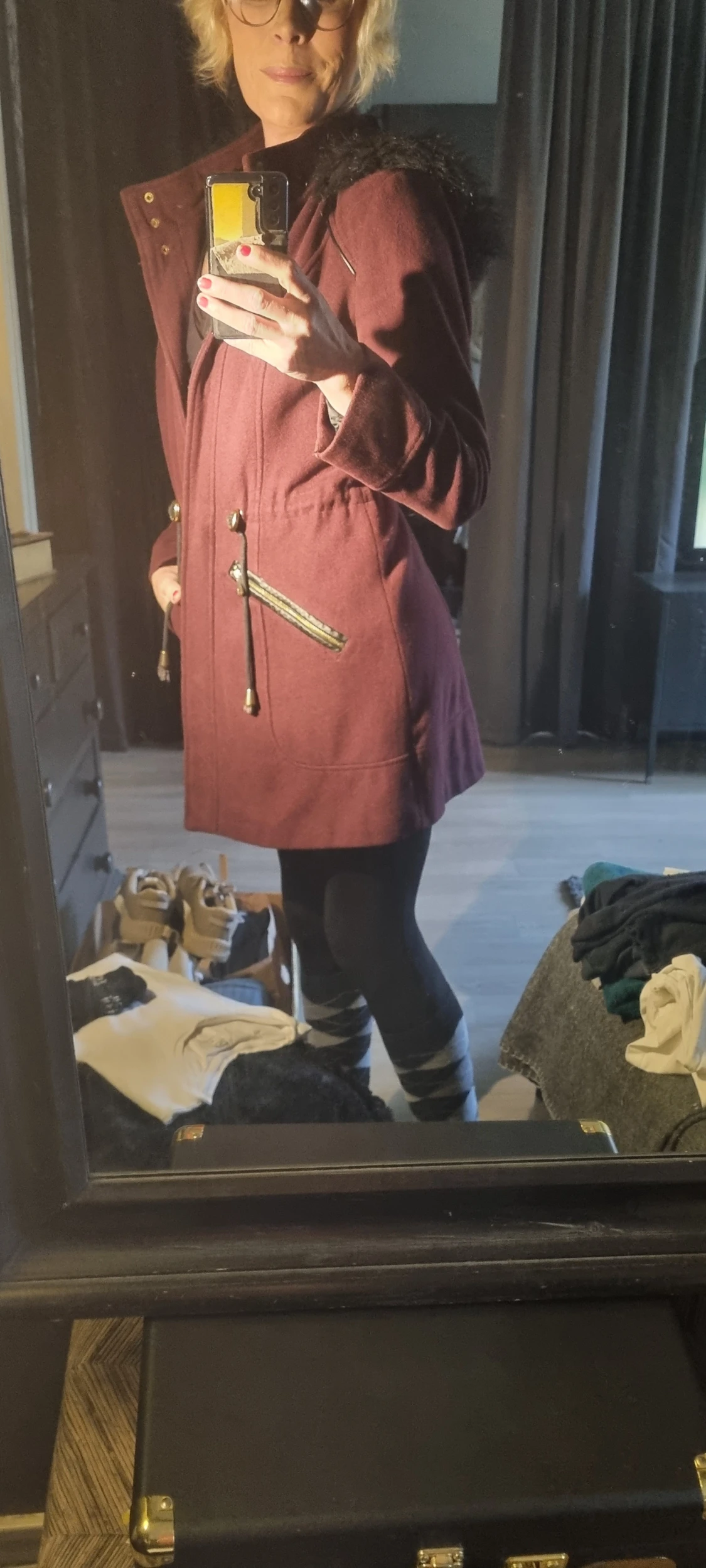 Vinröd kappa med fuskpäls från Atmosphere - 1