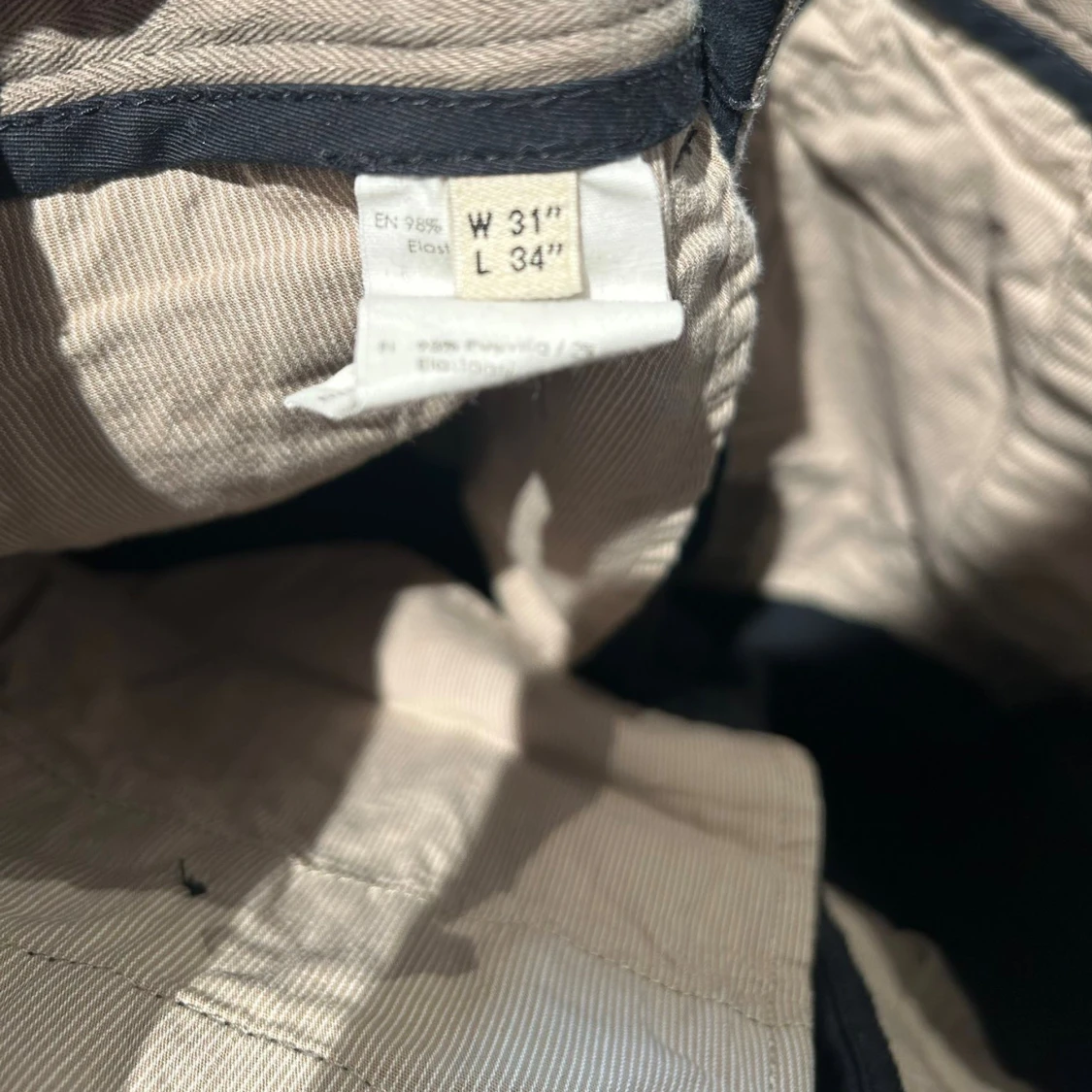 Mörkblåa chinos  - 3