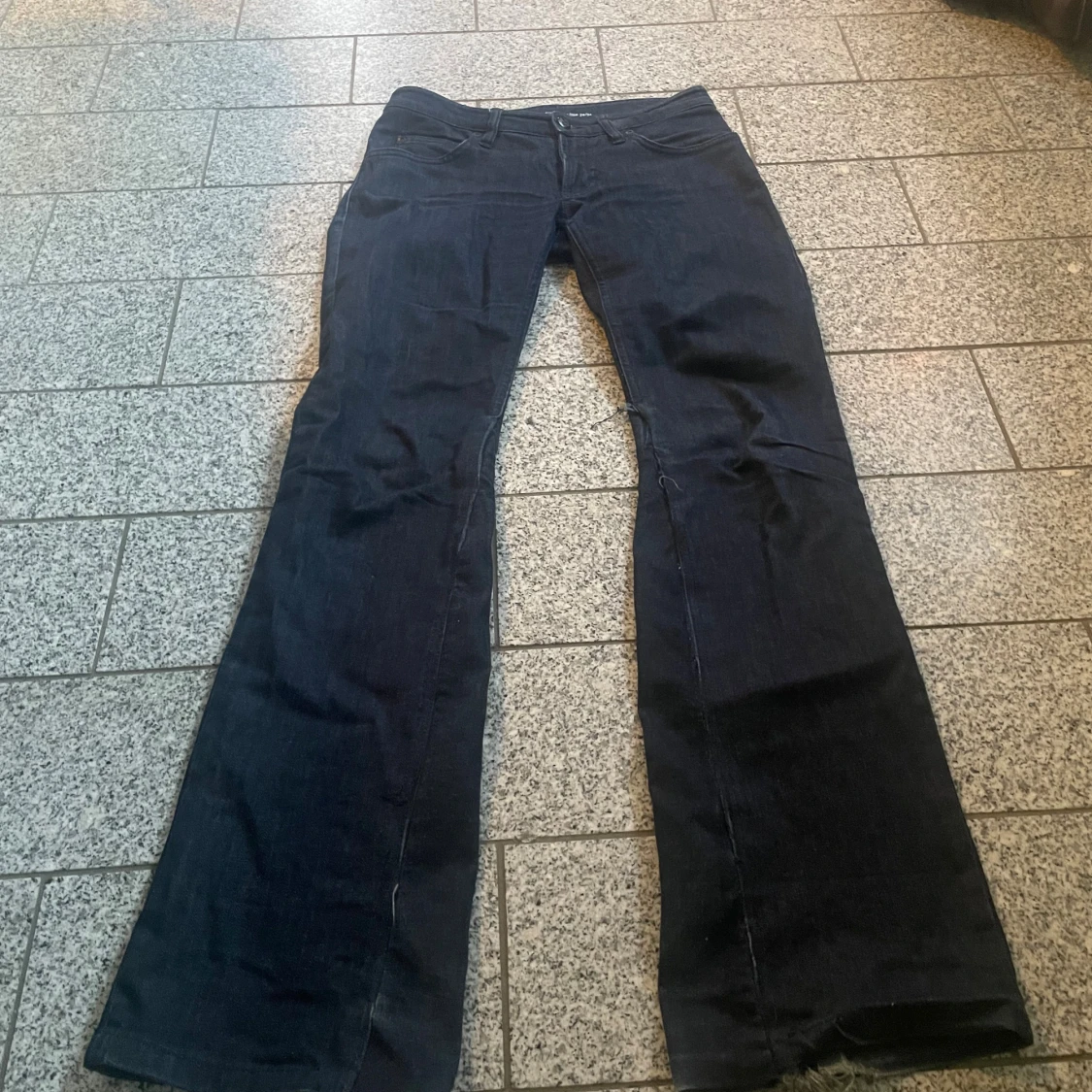 Whyred Dee bootcut jeans mörkblå - 2