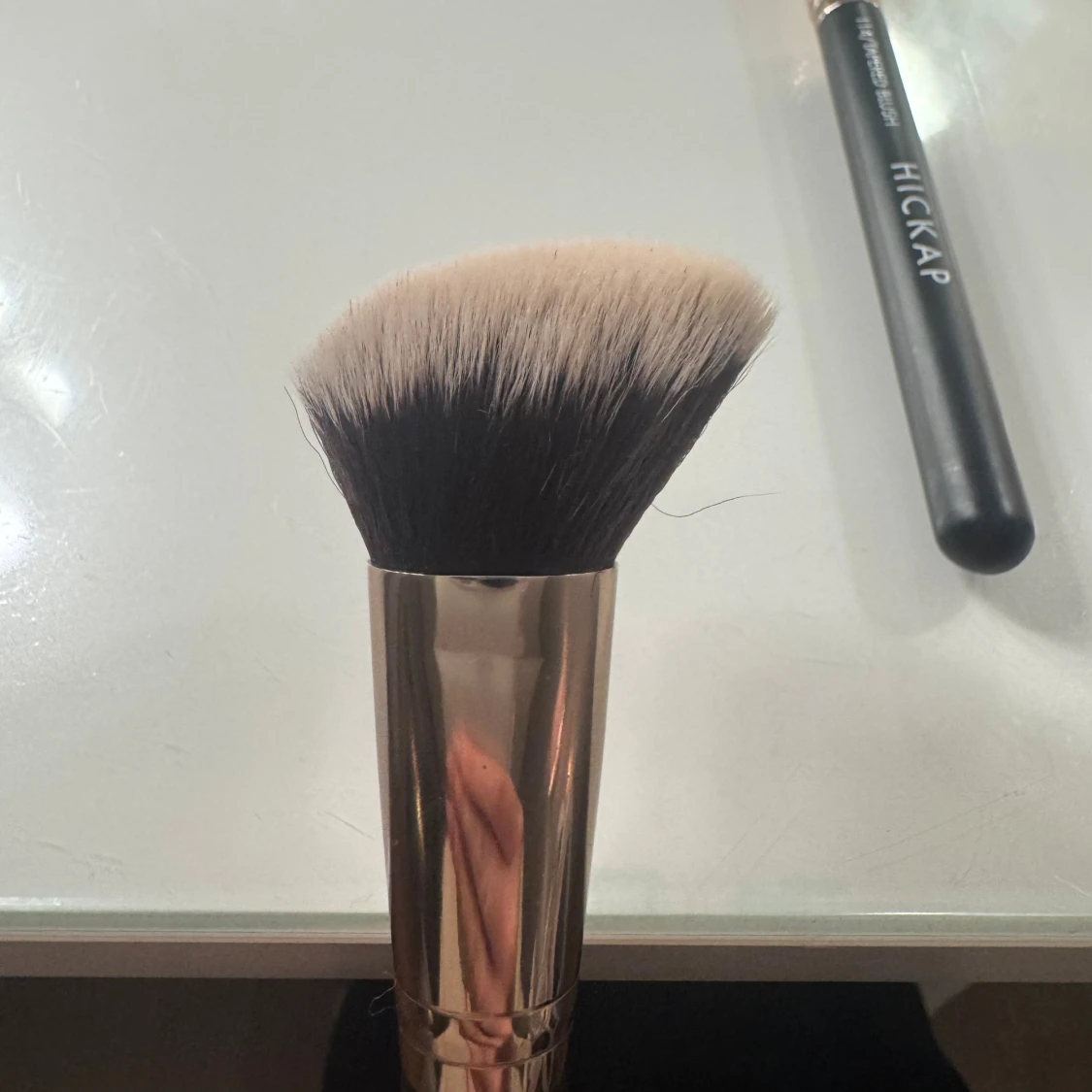 Hickap sminkborstar angled & blush - 1