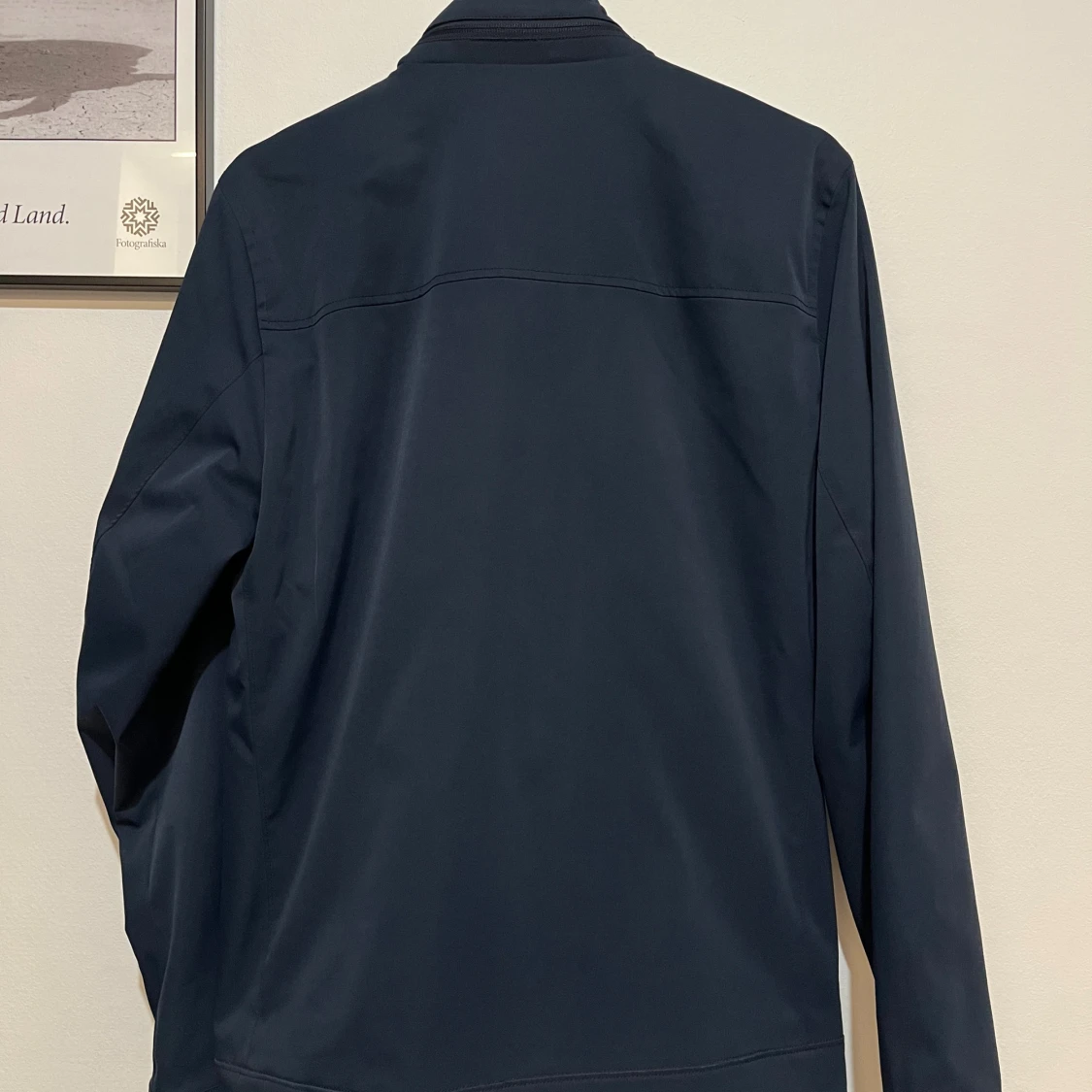 Mörkblå vindjacka från J.Lindeberg - 3