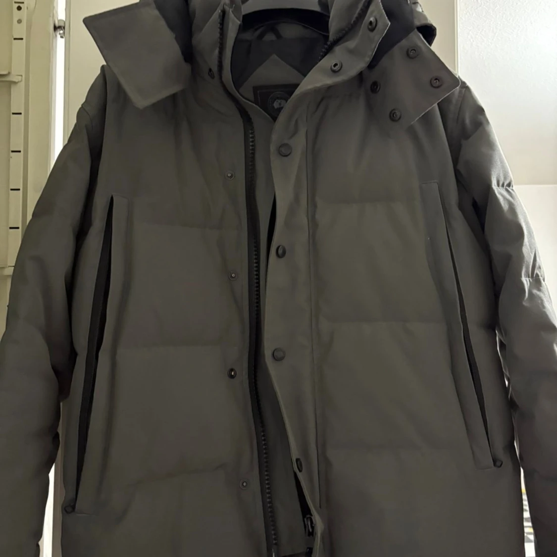 Grå dunjacka från Canada Goose M