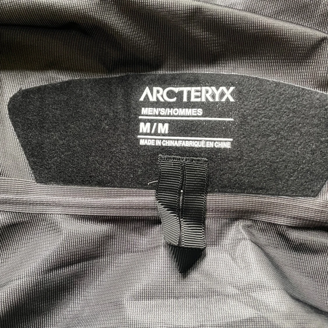 Svart Arc'teryx Gore-Tex vindjacka - 4