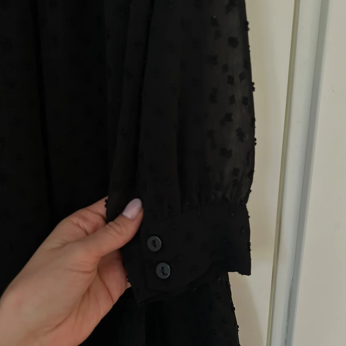 Svart prickig klänning från Zara - 2