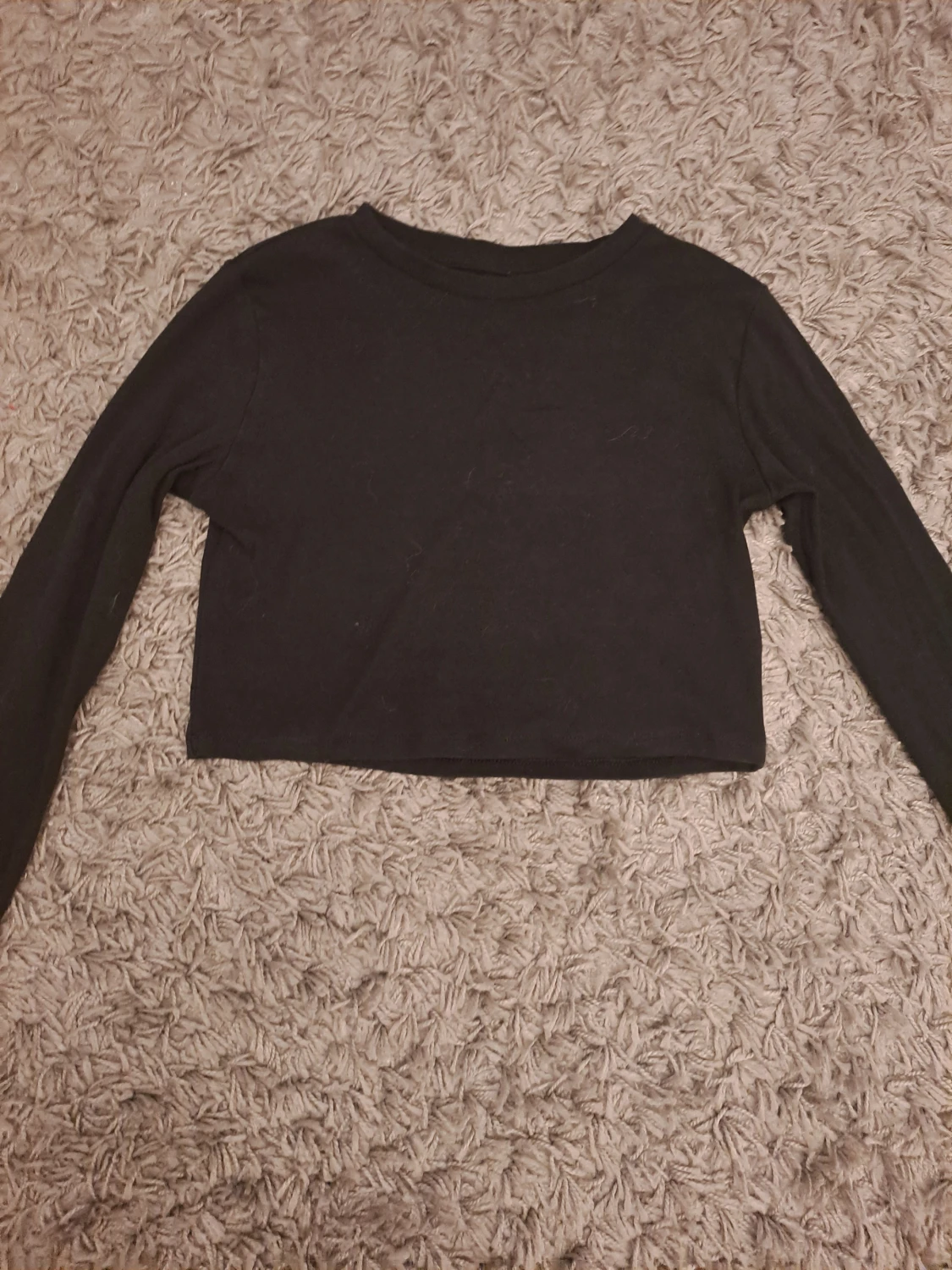 Svart croppad långärmad topp H&M