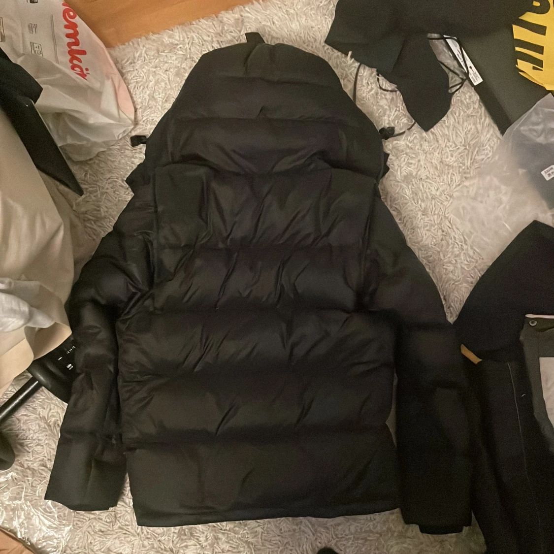 Svart pufferjacka från Burberry - 1