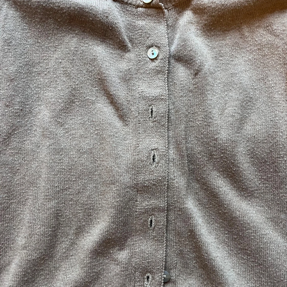 Beige kofta med volang  - 1