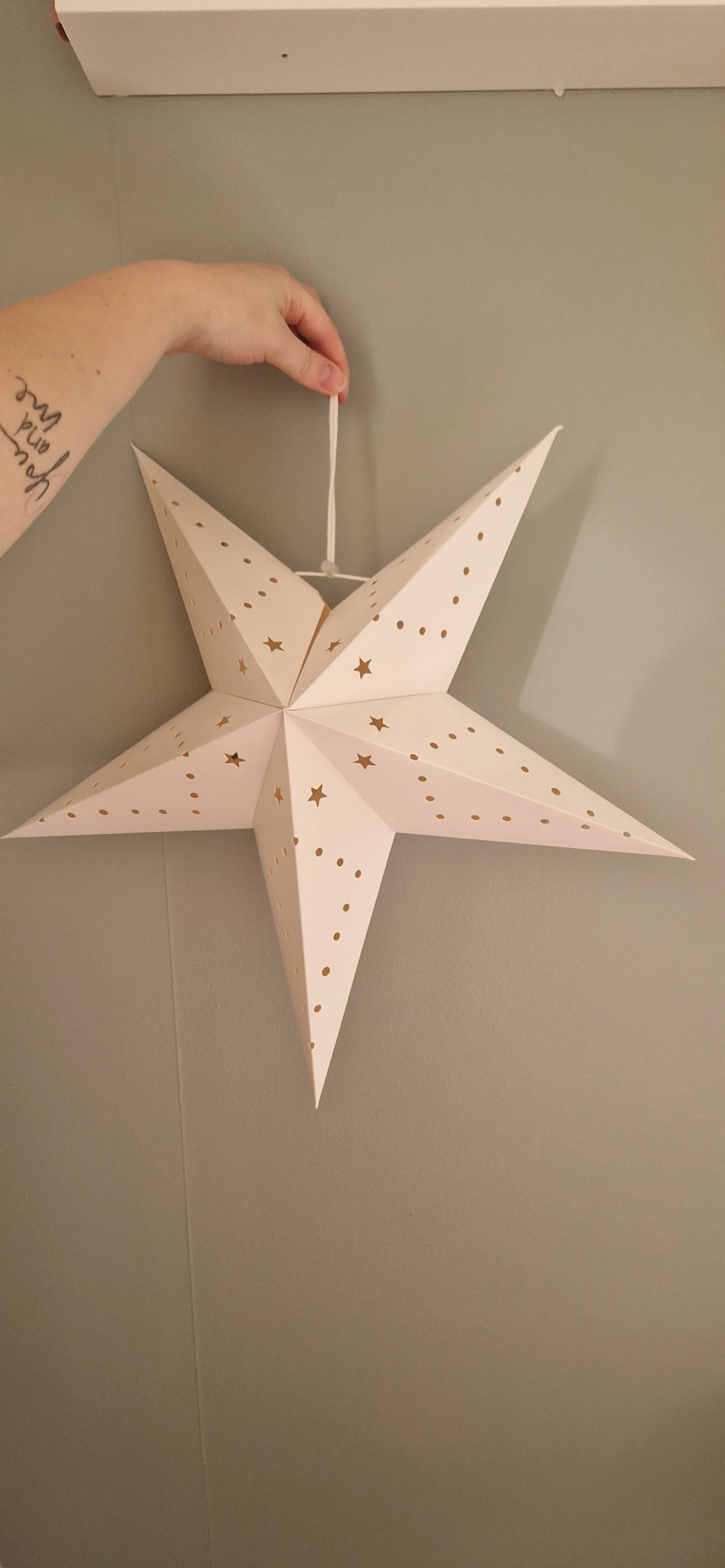 Adventsstjärna med hålmönster