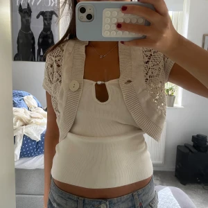 Beige bolero - Jättefin! Knappt använd kofta/bolero!💓🙌