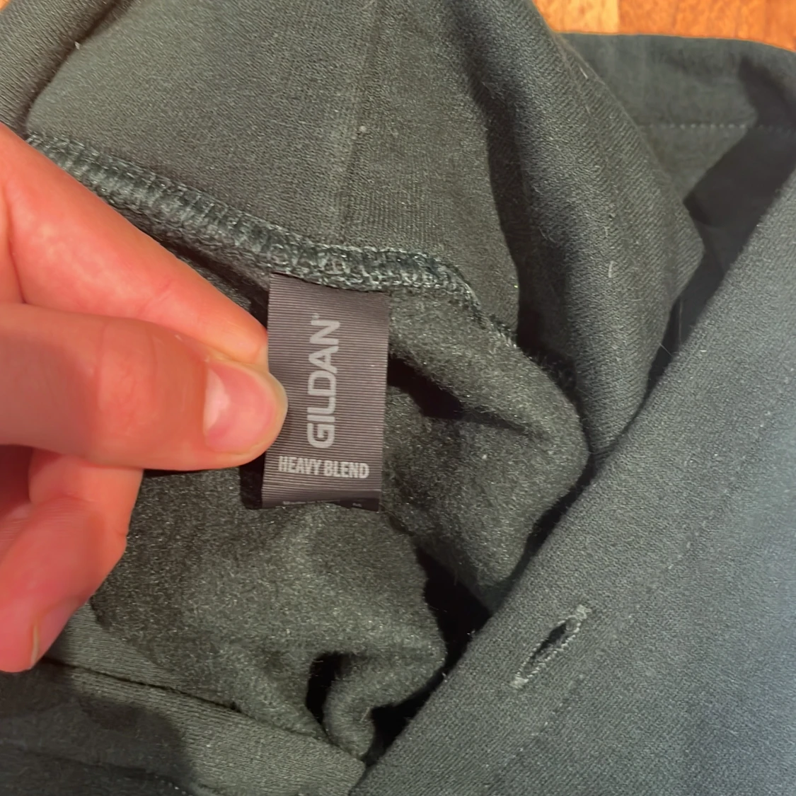 Grön hoodie Gildan med stjärntryck - 2