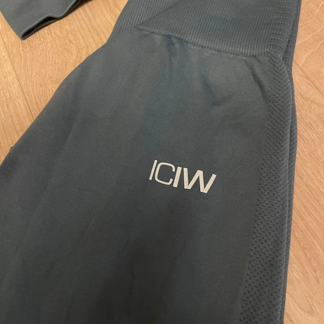 Mörkgrönt set från ICANIWILL - 2