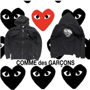 Comme des garçons Tröja - Riktigt fet, Ny men inte använd, skick 10/10 skickar direkt vid snabb affär. Har inte tags kvar så priset kan diskuteras. Kom dm för fler bilder å frågor. 😁