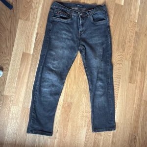 Mörkblå jeans från Dsquared2 - Pris kan diskuteras vid snabb affär