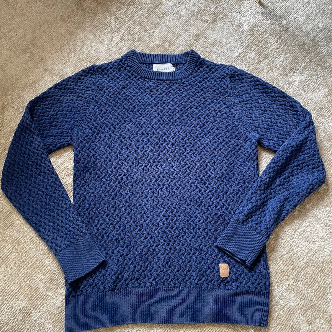 Blå stickad tröja från NN07