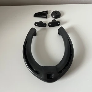 Dörrknackare - Dörrknackare ”hästsko” med uppsättningstillbehör. Oanvänd.