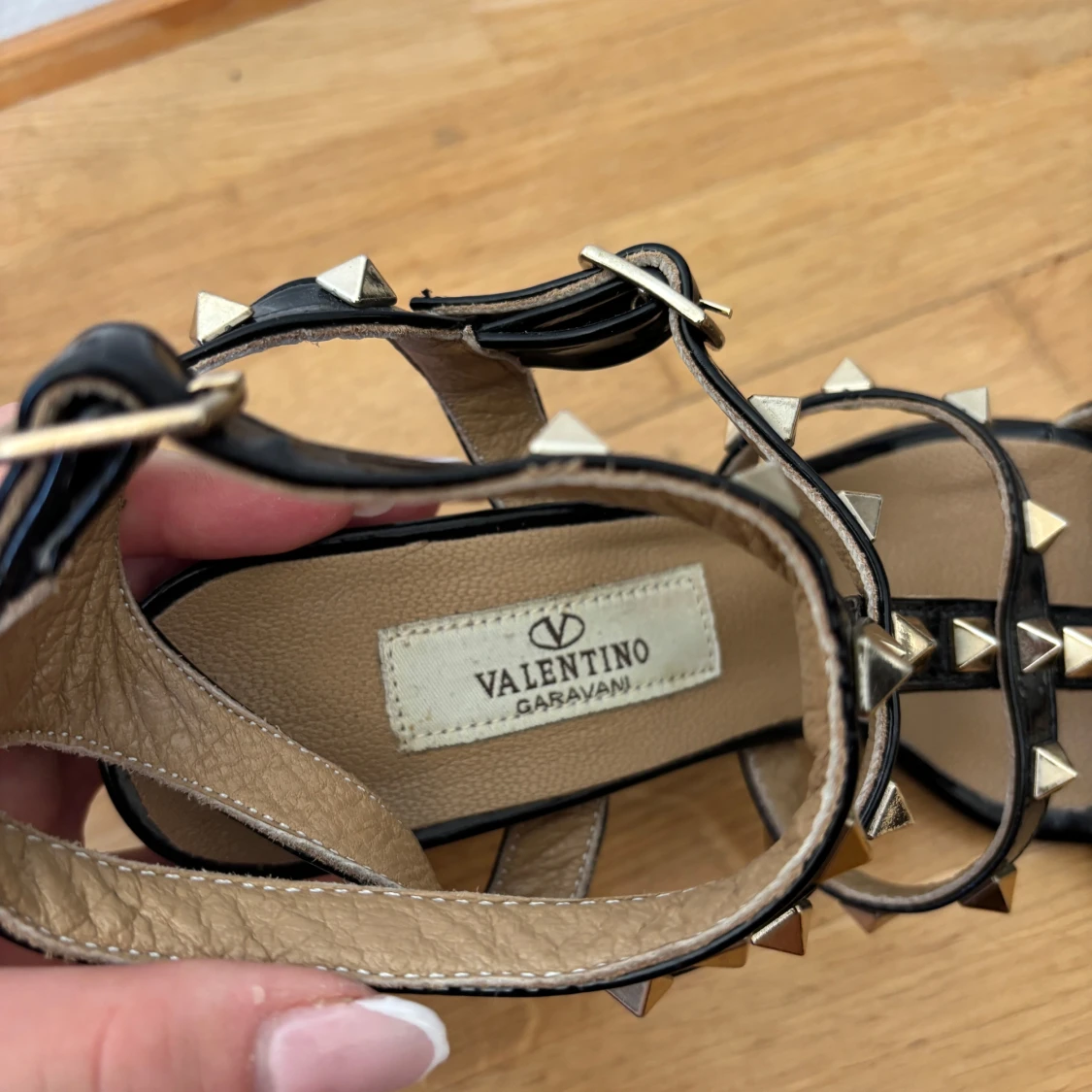 Valentinorockstud klackskor - 2