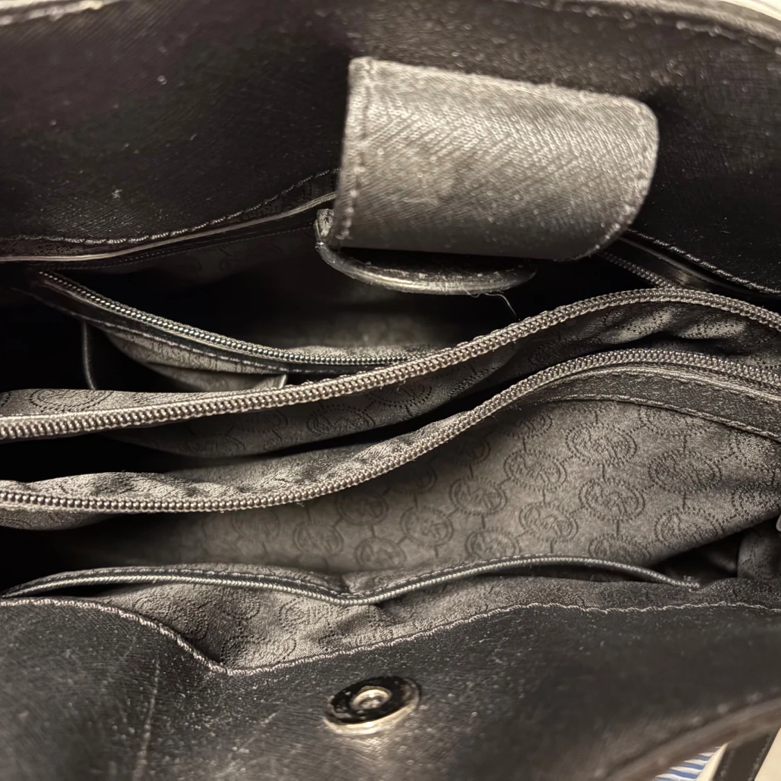 Svart handväska från Michael Kors - 2