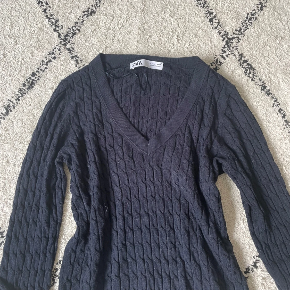 Mörkblå stickad v-ringad tröja Zara - 1
