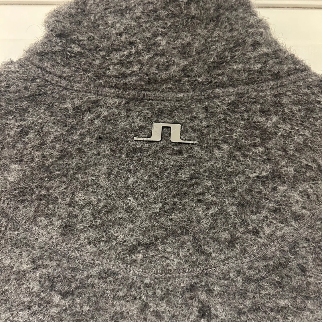 Grå ullväst från J.Lindeberg - 2