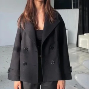 Kappa design by si - Kappa i storlek M! Saknas en knapp på den men det är inget som jag har stört mig på