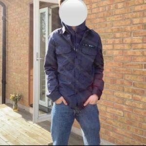 Zadig Voltaire overshirt - Skön och bra skick. Modellen är 183