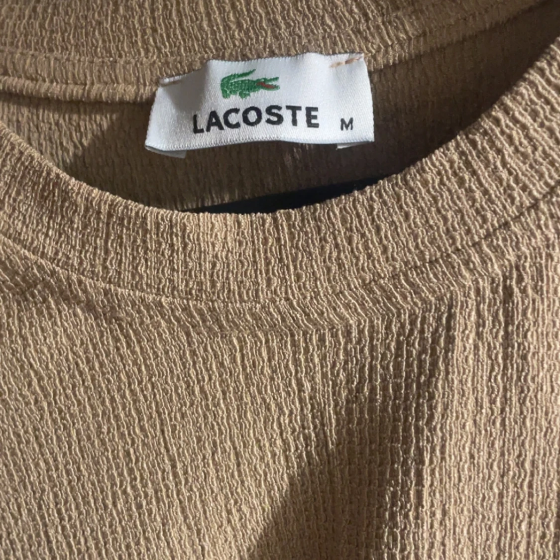 Beige ribbad t-shirt från Lacoste - 4