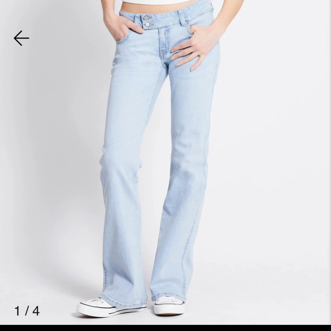 Ljusblå bootcut jeans