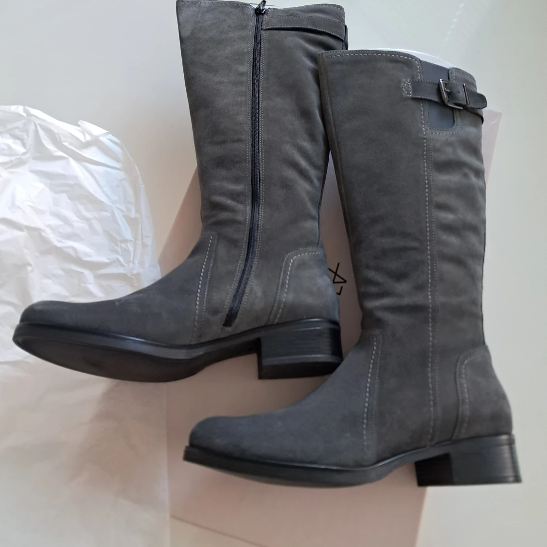 Grå mockastövlar från Anna Field - 2