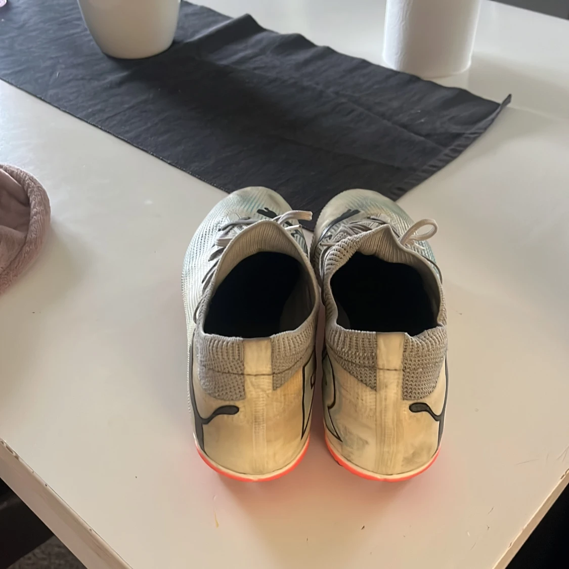 Puma grå fotbollsskor med snörning - 1