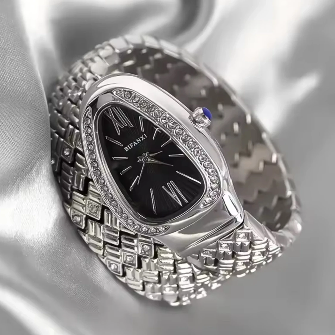 BIFANXI lyxig klocka med kristaller - 1