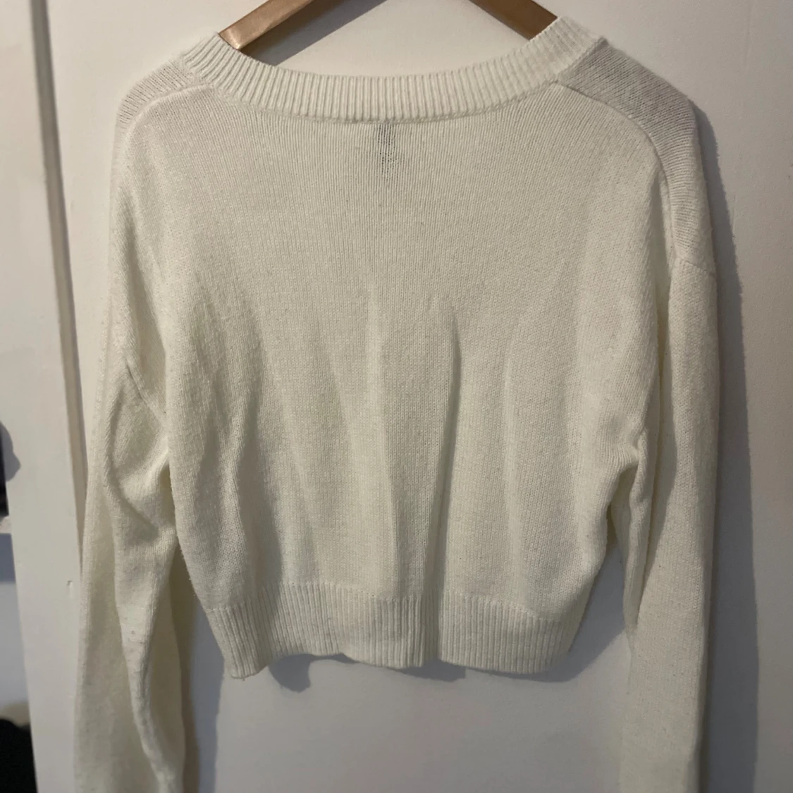 Vit stickad tröja  - 1