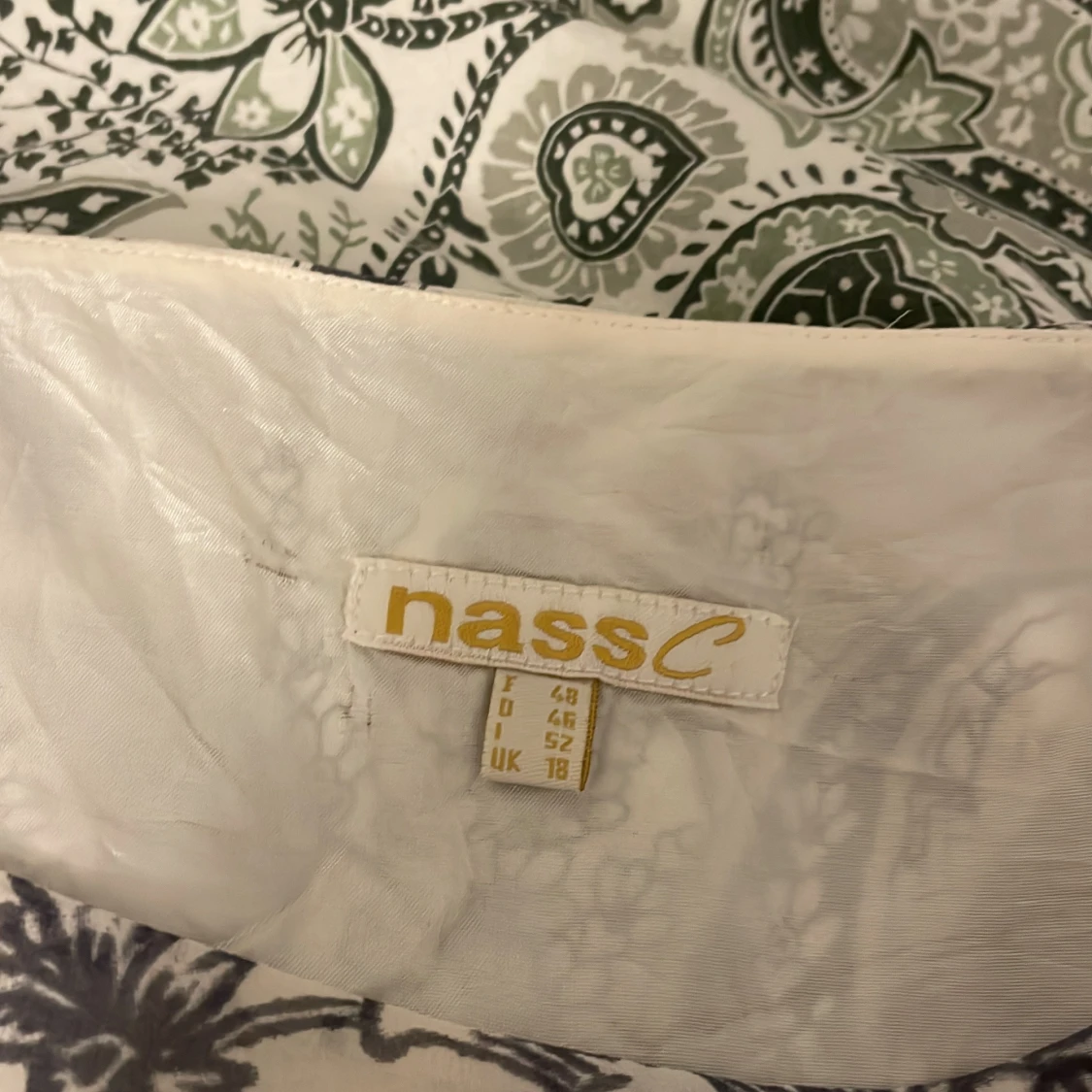 Blommig kortklänning med rosett från NassC - 2