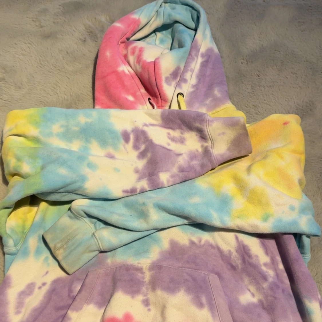 Färgglad tie-dye hoodie från Vans - 1