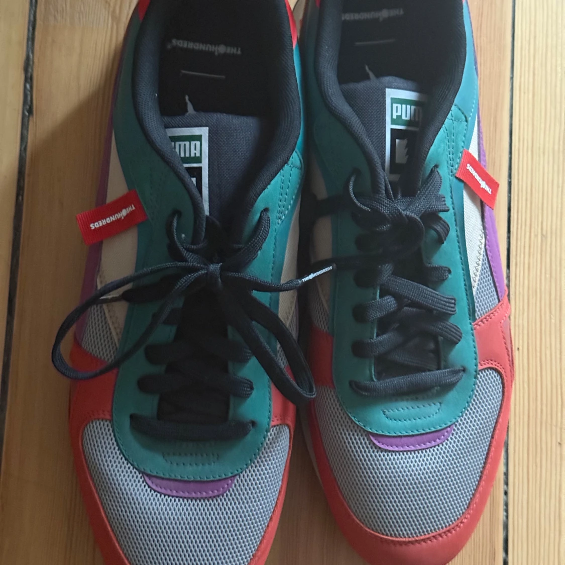 Puma x The Hundreds färgglada sneakers
