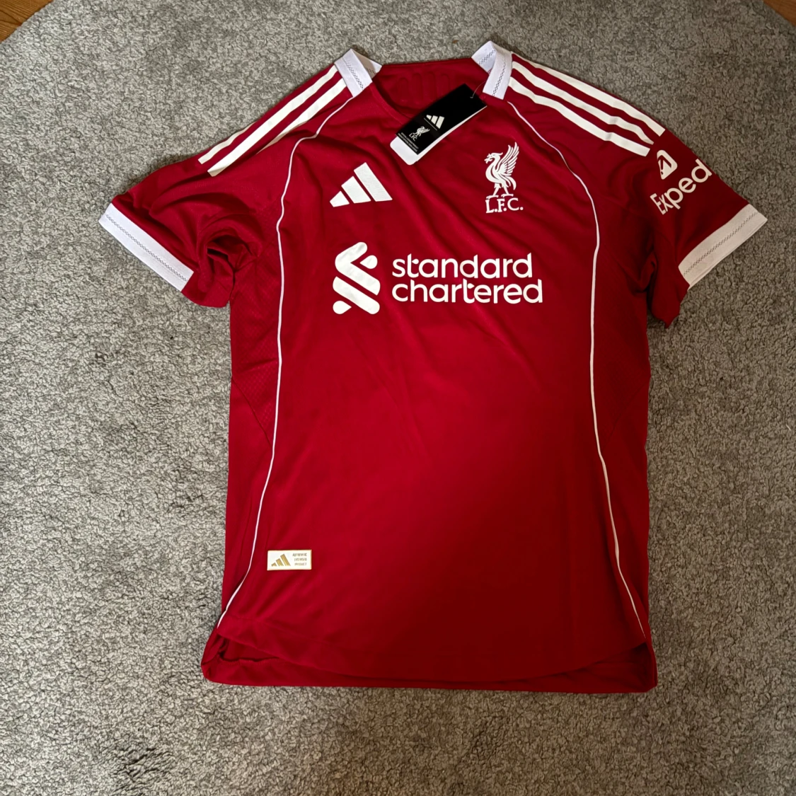 Liverpool röd fotbollströja Adidas Wirtz 7